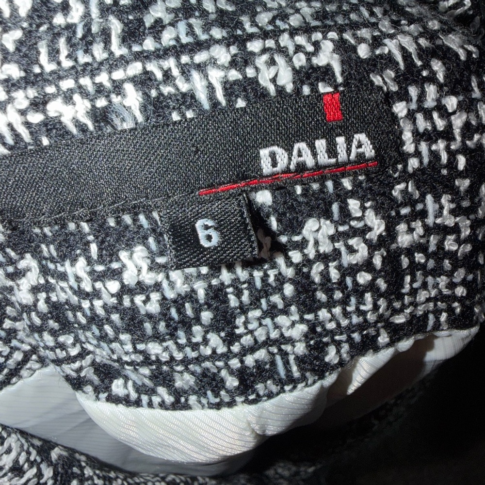 Dalia - Picture 2 of 4